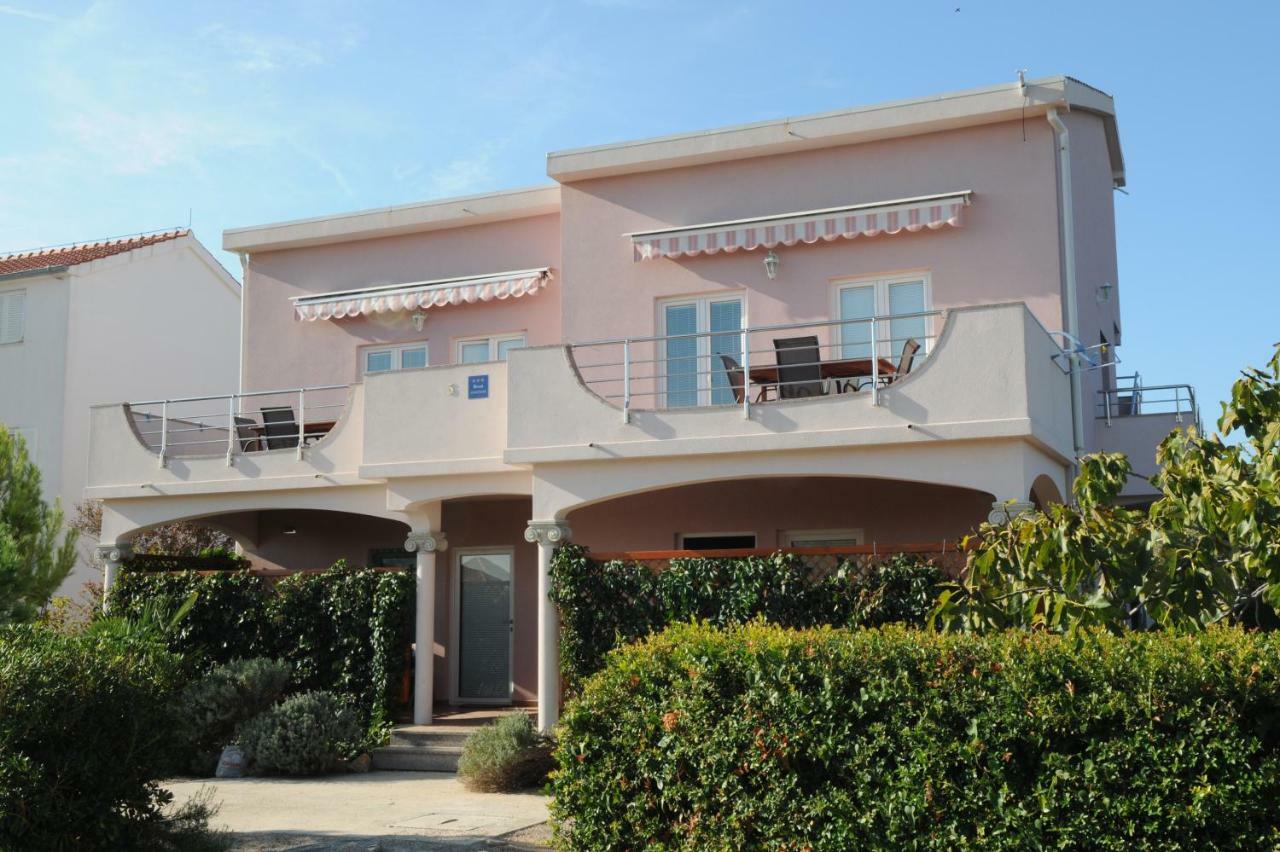 Apartments Josip Murter Buitenkant foto
