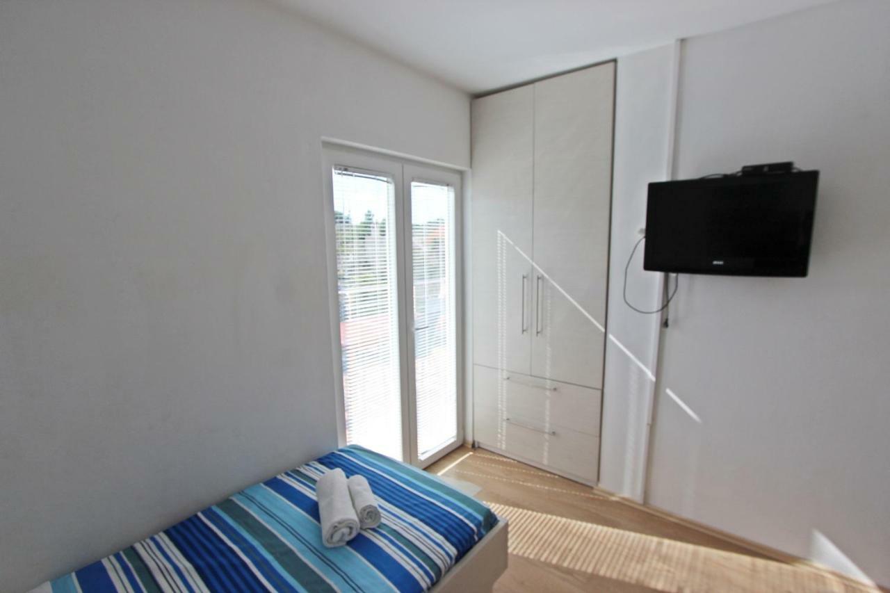 Apartments Josip Murter Buitenkant foto