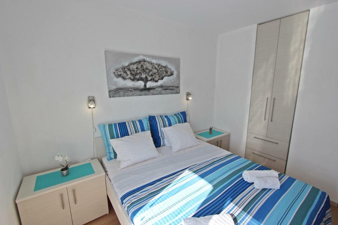 Apartments Josip Murter Buitenkant foto