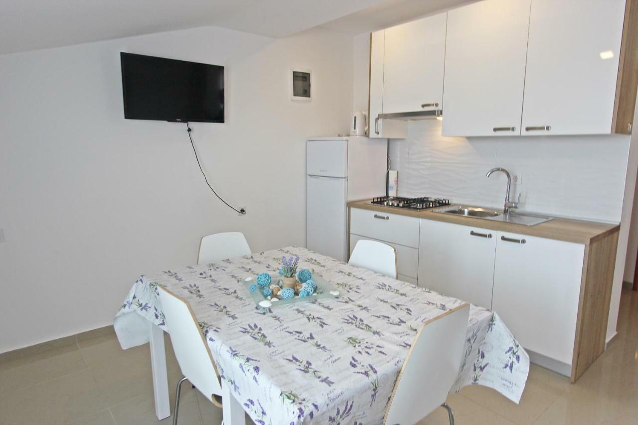 Apartments Josip Murter Buitenkant foto